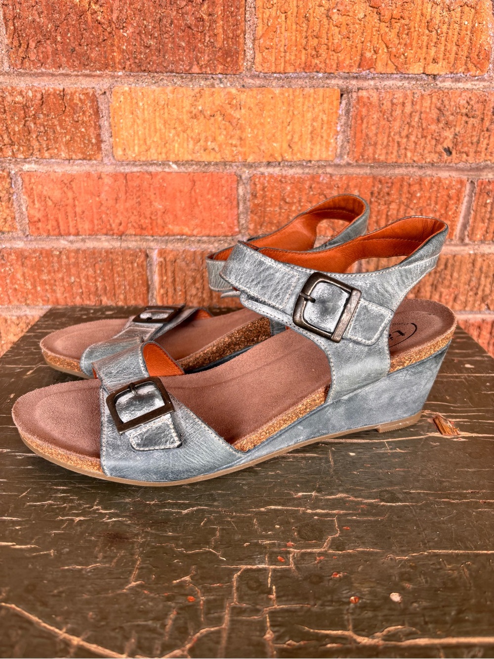 Taos Buckle Up Leather Ankle Strap Wedge Sandals Graphite Gray Sz 42 (US 11) - Picture 2 of 9